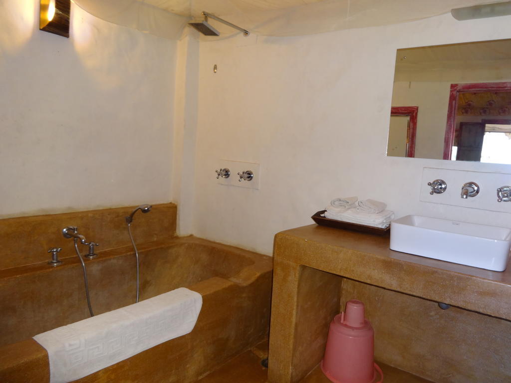 Raasleela Luxury Camp Hotel Udaipur Bagian luar foto