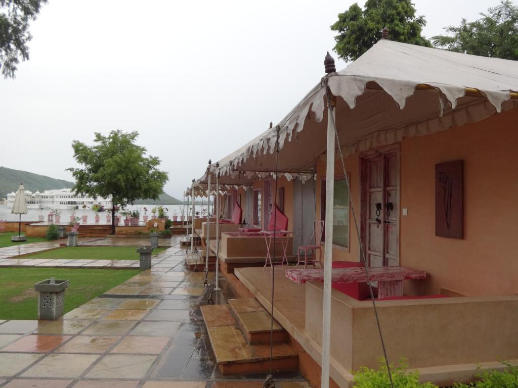 Raasleela Luxury Camp Hotel Udaipur Bagian luar foto