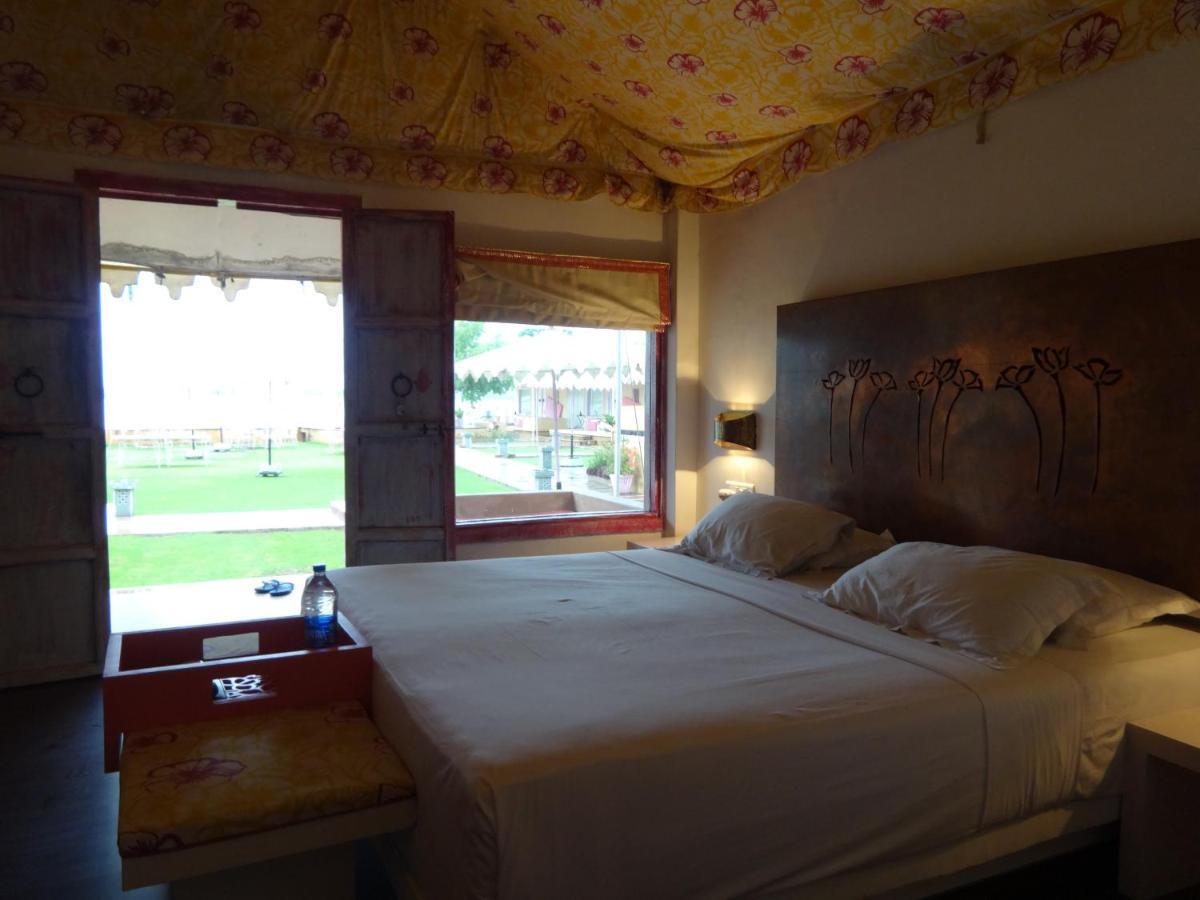 Raasleela Luxury Camp Hotel Udaipur Bagian luar foto